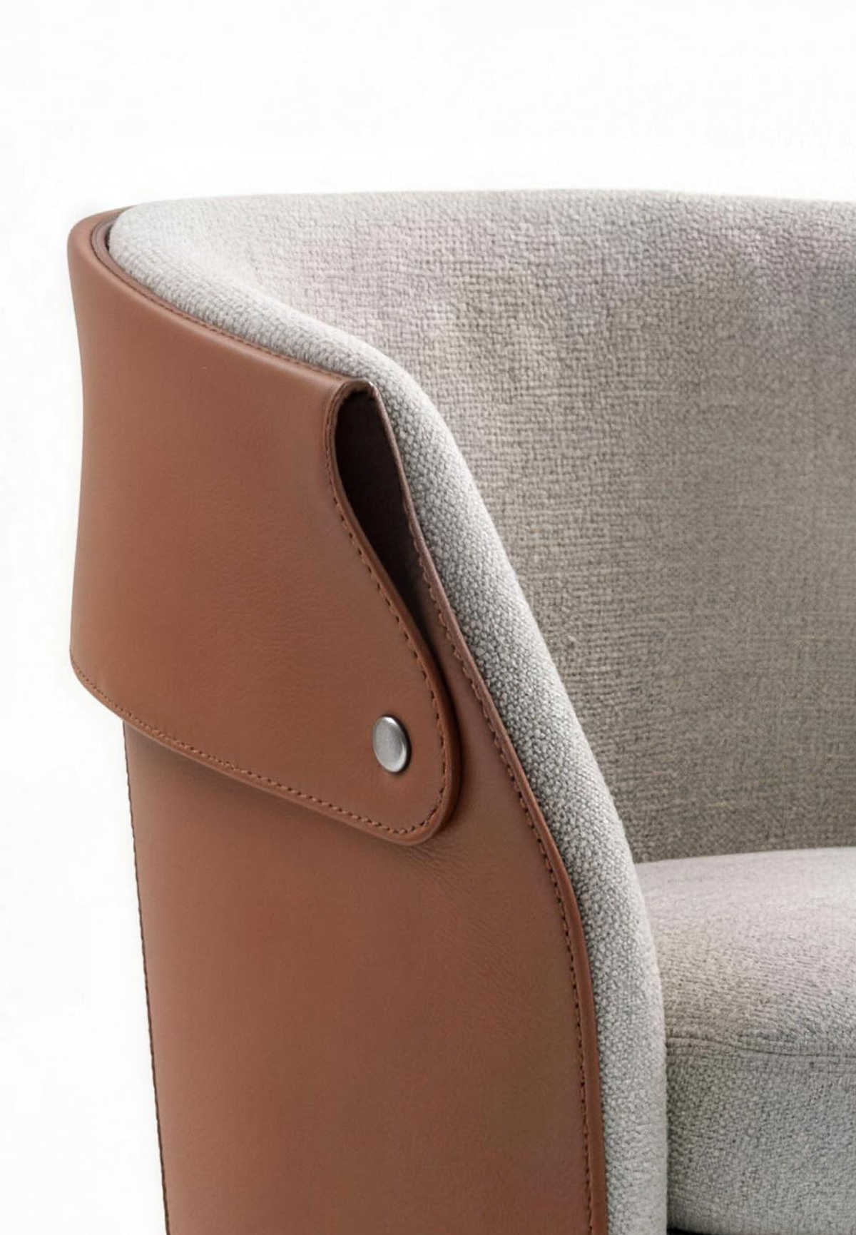 ORINO Saddle Leather Swivel Lounge Chair