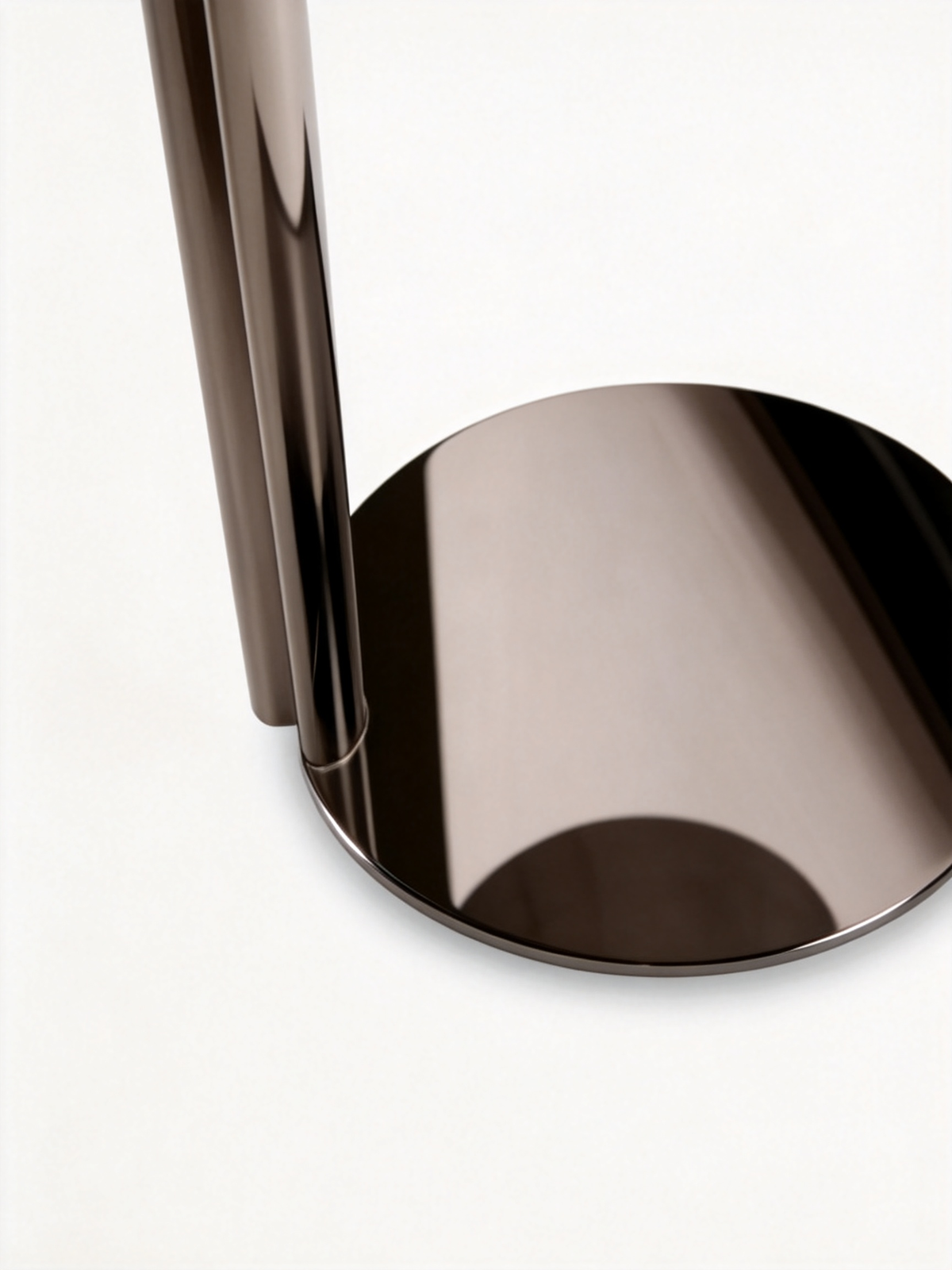 NOIR Mirror-Finish C-Shaped Side Table