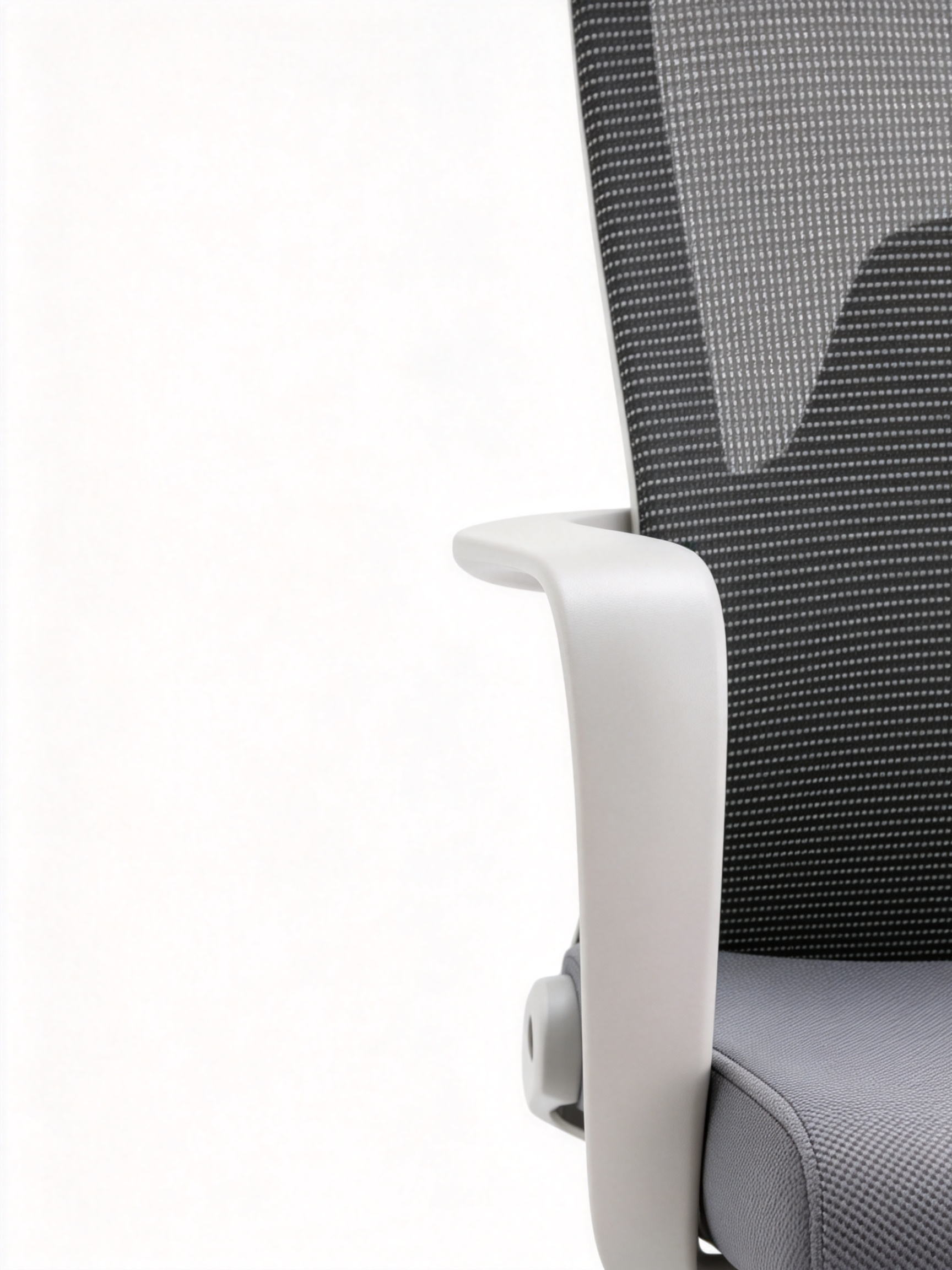 Recline Pro高端工学办公椅，170°后仰设计